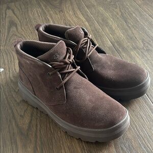 UGG Men's Chocolate Chukka Boots NEW size 10 waterproof